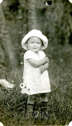 KKE 010.jpg - Alicja Orzechowska w wieku dwóch lat, Zurne, 1925 r.